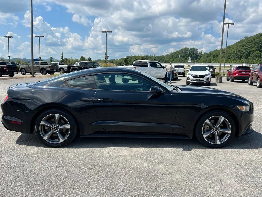 Used 2016 Black Ford V6 image 11