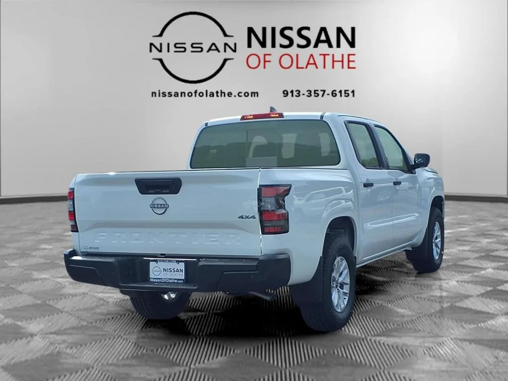 New 2026 Glacier White Nissan Crew Cab S image 25