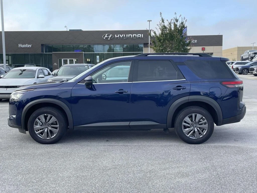 2025 Nissan Pathfinder SV - Photo 26