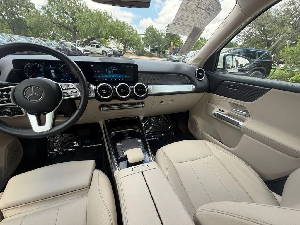 Used 2022  Mercedes-Benz GLB 250 image 15
