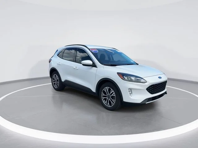 Used 2022 White Ford SEL image 1