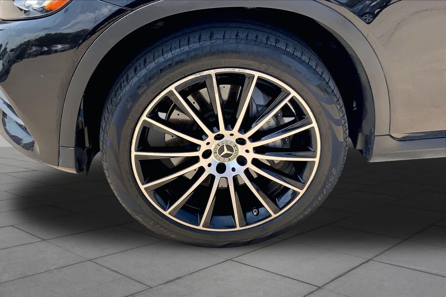 Used 2019 Black Mercedes-Benz GLC 300 image 10