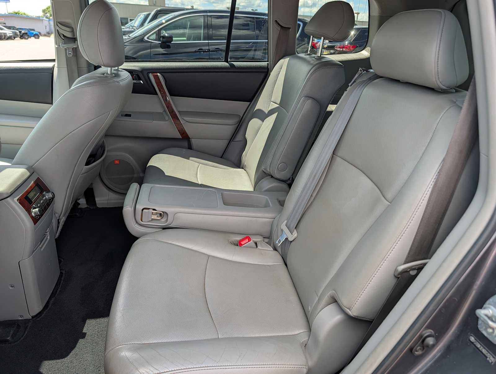 Used 2013 Magnetic Gray Metallic Toyota Limited image 13