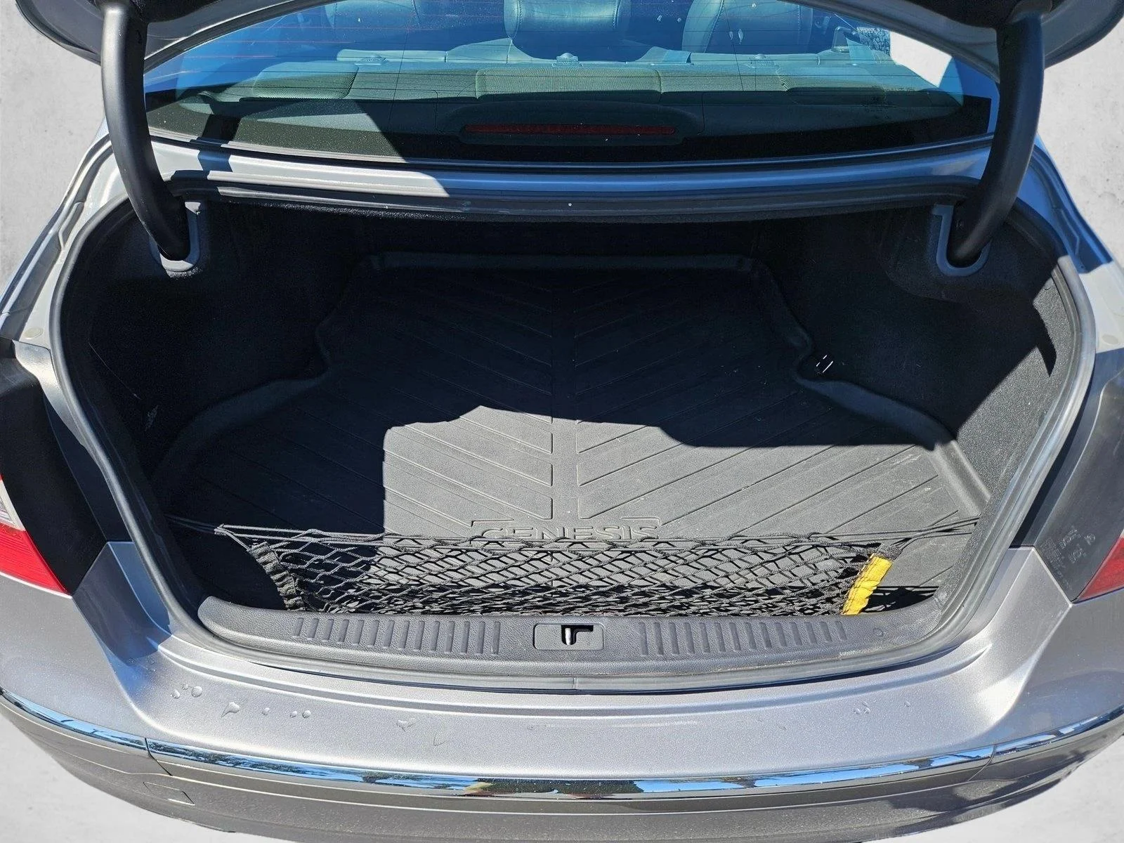 Used 2013 Titanium Gray Metallic Hyundai 3.8L image 7