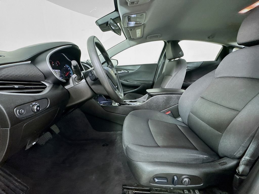 Used 2024 Mineral Gray Metallic Chevrolet LT image 25