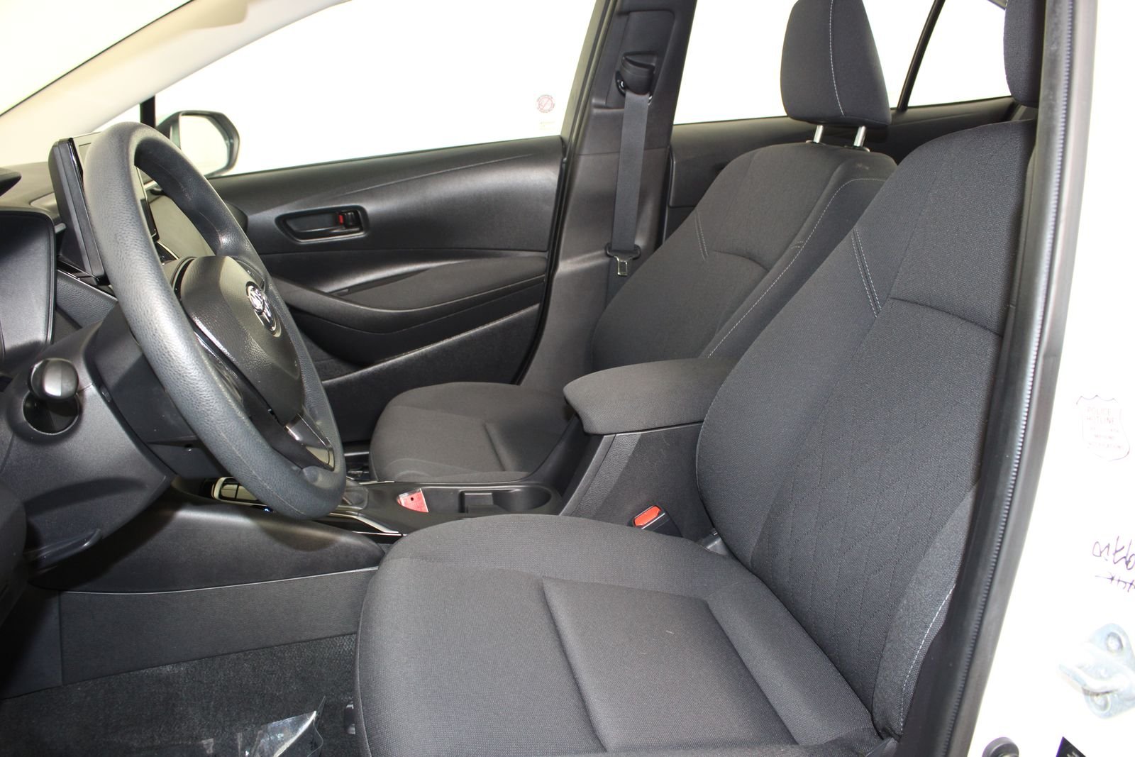 Used 2025 White Toyota LE image 9
