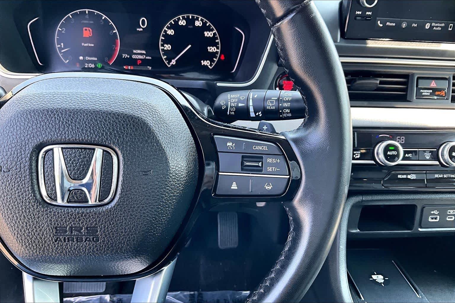 Used 2024 Platinum White Pearl Honda EX-L 8 Passenger image 25