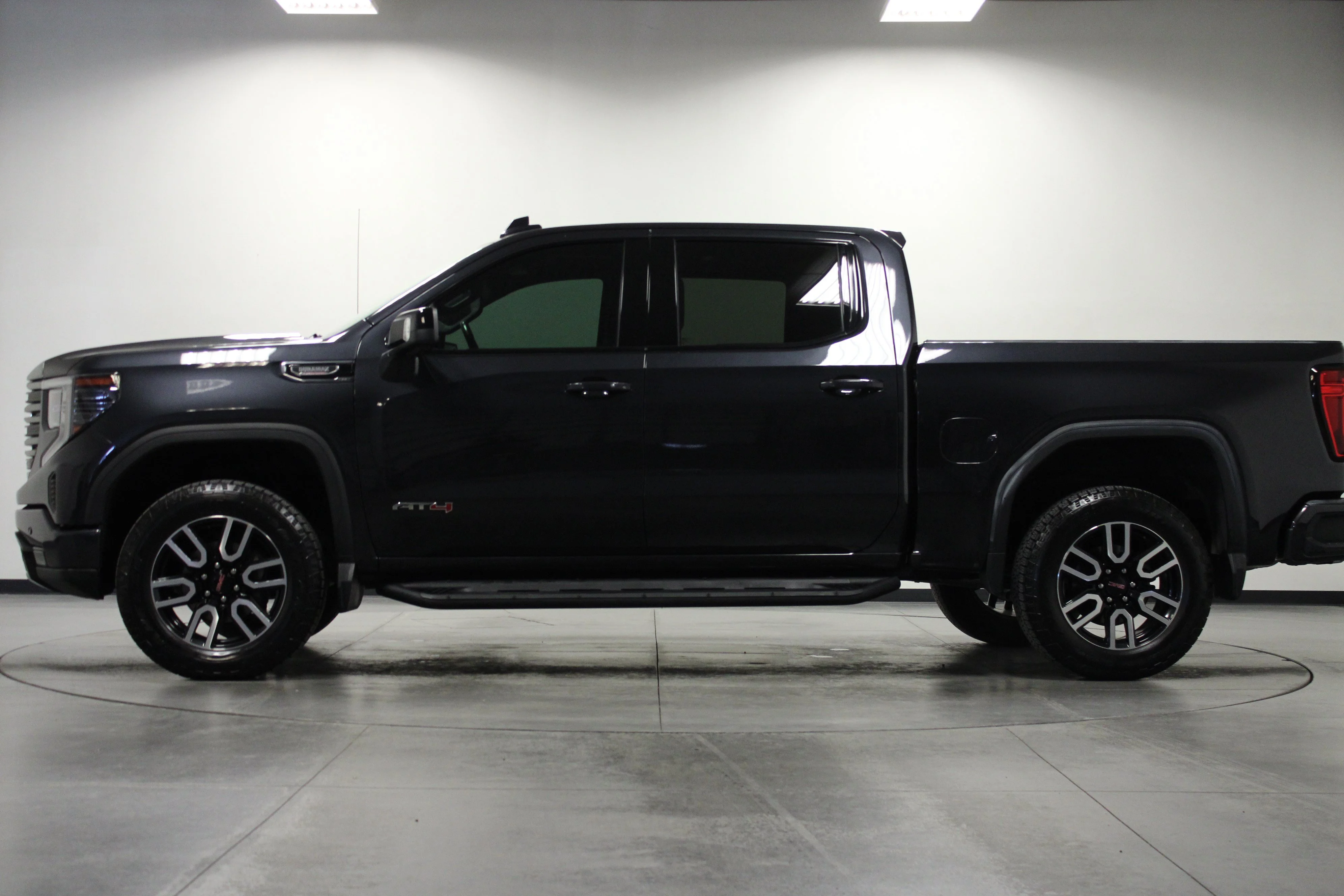 Used 2023 Titanium GMC AT4 image 7