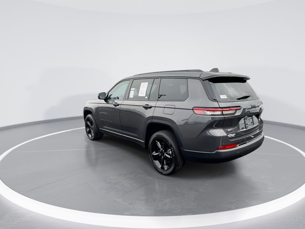 Used 2025 Gray Jeep Altitude X image 6