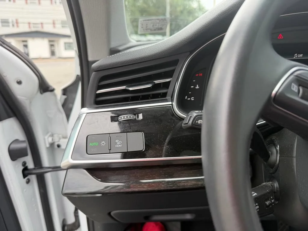 Used 2023 White Audi Premium 55 TFSI quattro Tiptronic image 36