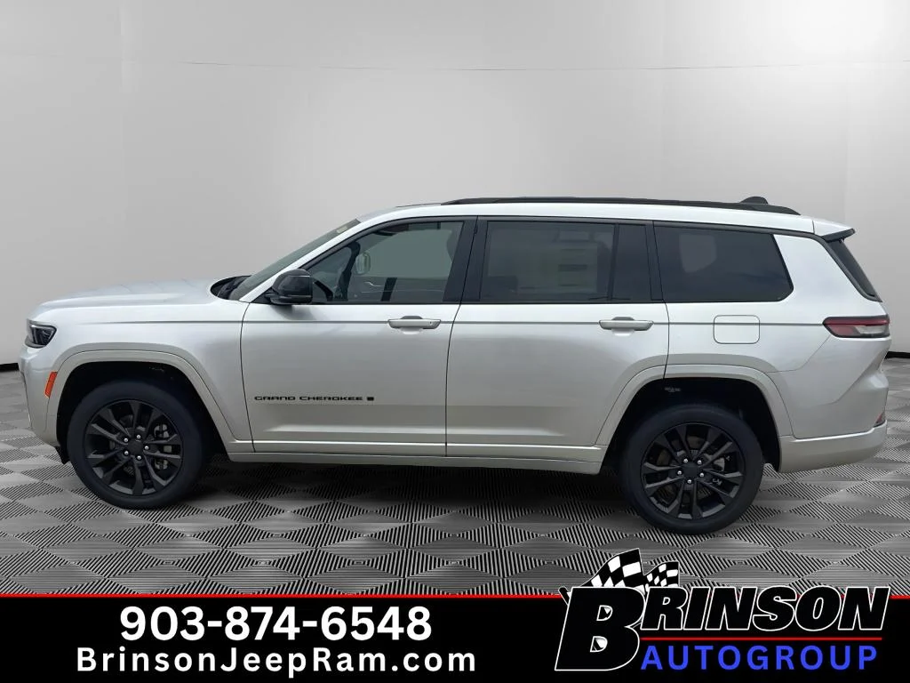 New 2026 Silver Zynith Jeep Limited Reserve image 3