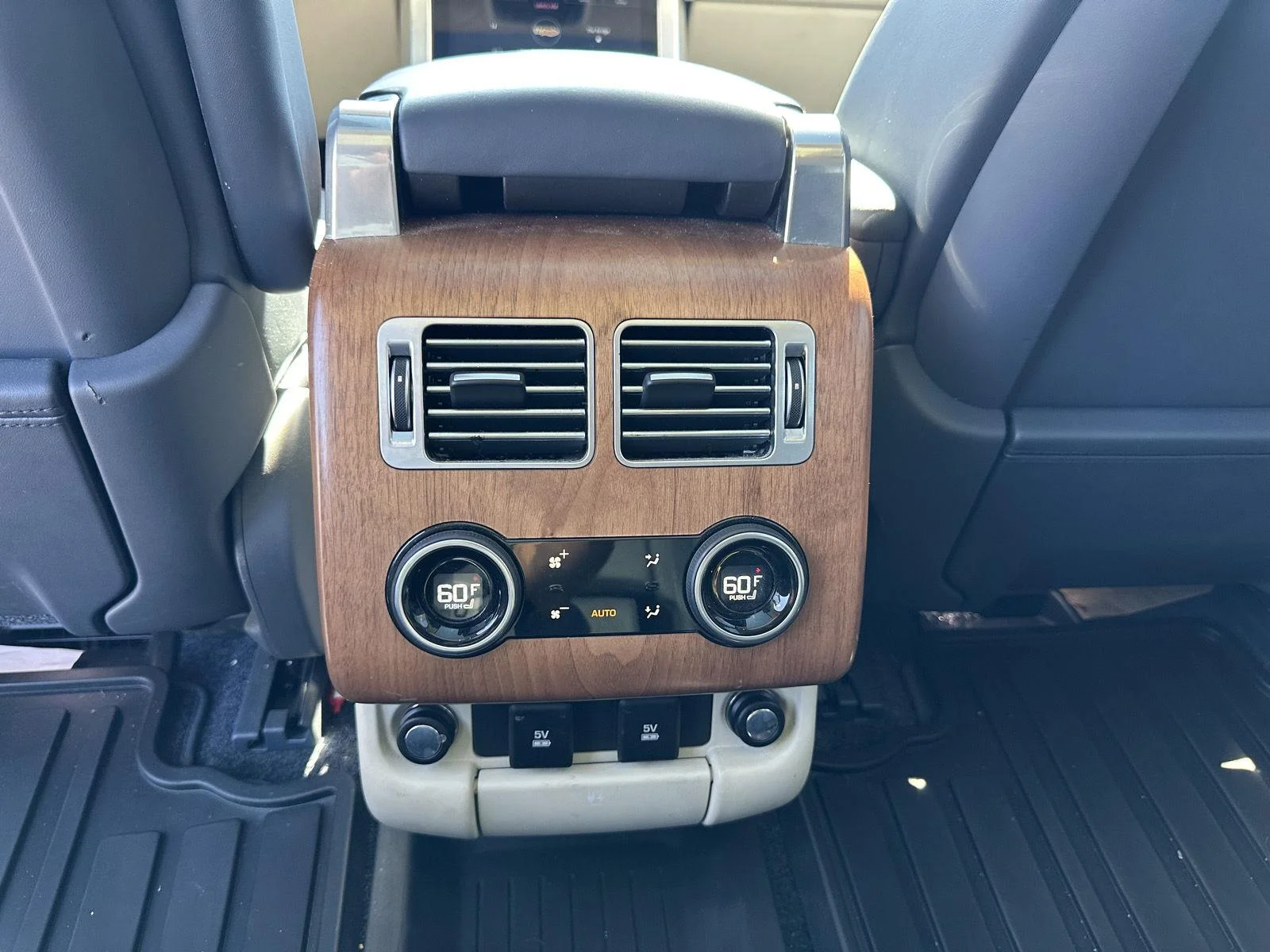 Used 2019 Byron Blue Metallic Land Rover HSE image 21