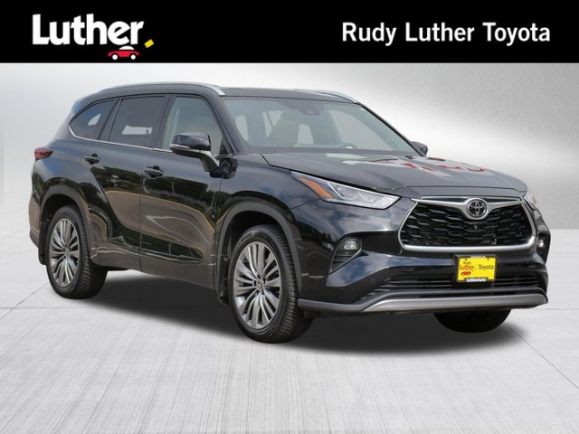 2022 Toyota Highlander Platinum