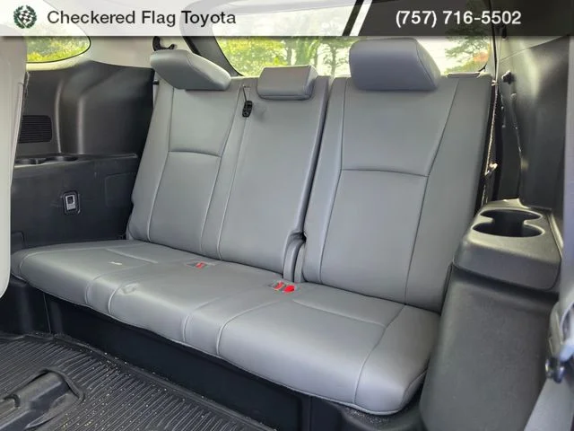 Used 2023 Wind Chill Pearl Toyota XLE image 22