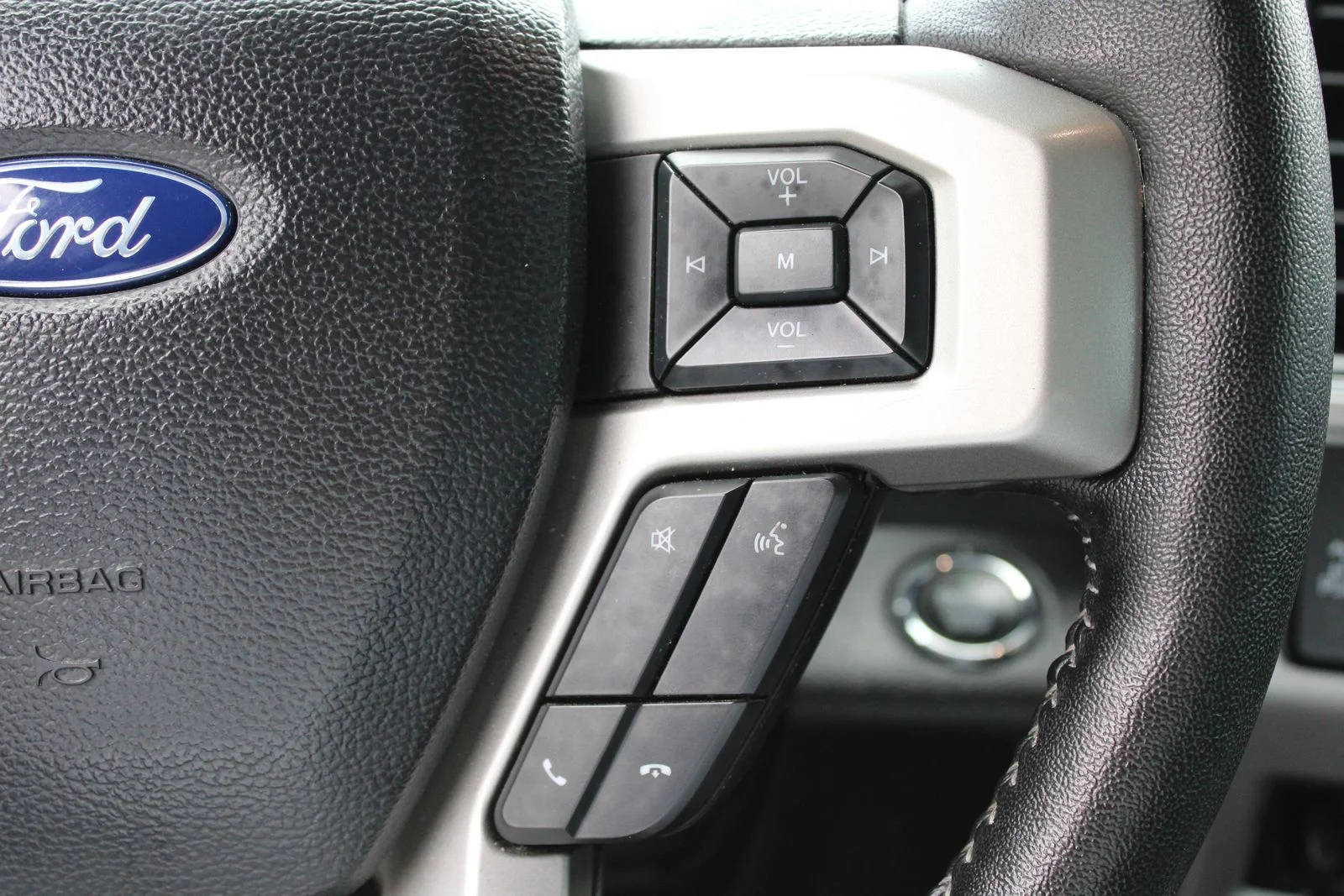 Used 2019 Silver Ford Lariat image 40