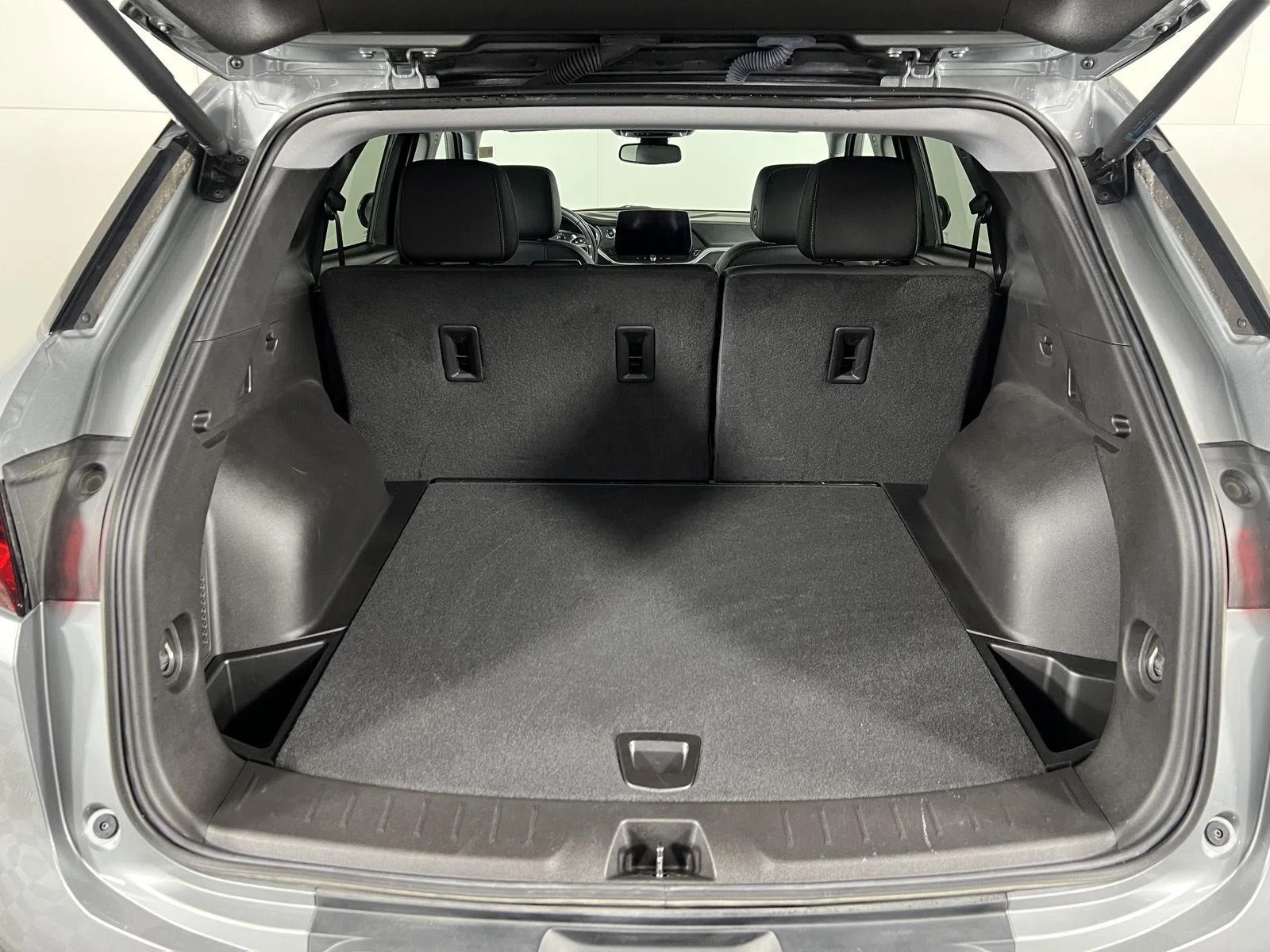 Used 2024 Sterling Gray Metallic Chevrolet LT image 9