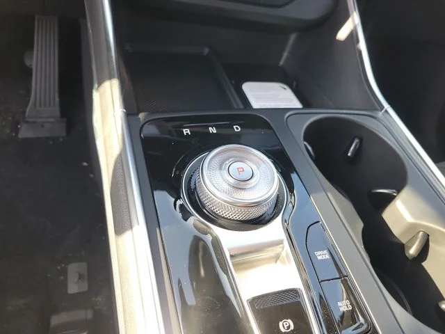 New 2026 Snow White Pearl Kia SX image 32