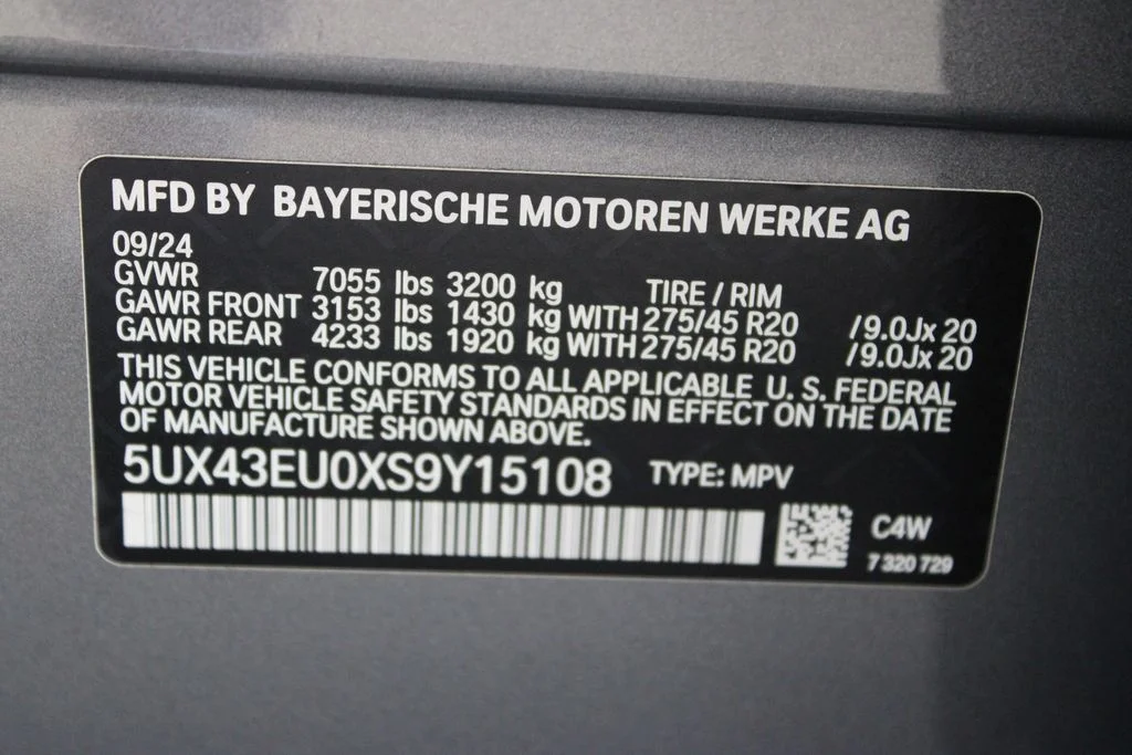 Used 2025 Gray BMW xDrive50e image 32
