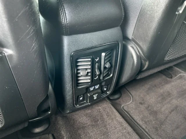 Used 2018 Silver Jeep Limited image 23