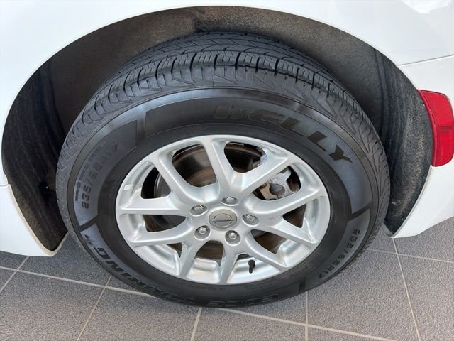 Used 2023 White Chrysler LX image 6