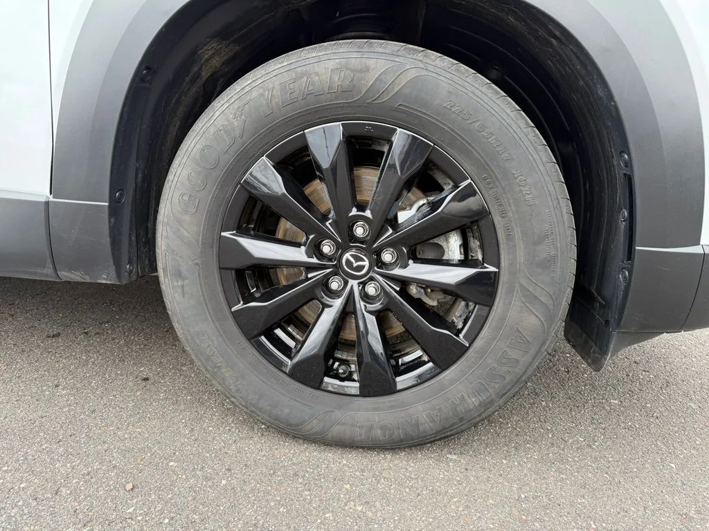 Used 2025 Wind Chill Pearl Mazda 2.5 S Preferred Package image 13