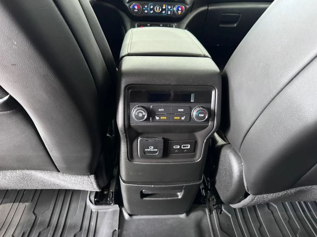 Certified Used 2023 SUMMIT WHITE GMC AT4 image 29