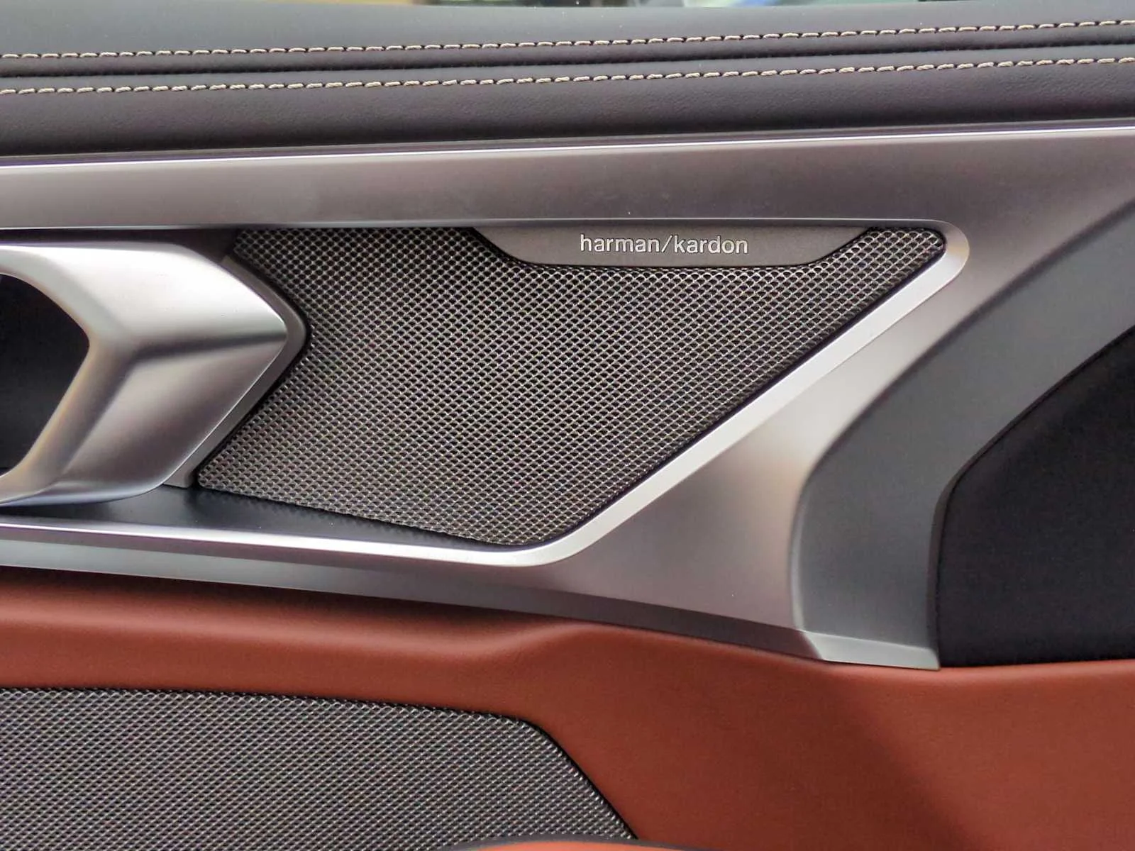2026 BMW 8 Series 840i - Photo 32