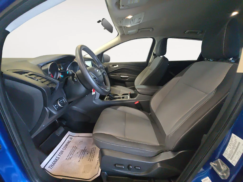 Used 2018 Blue Ford SE image 16