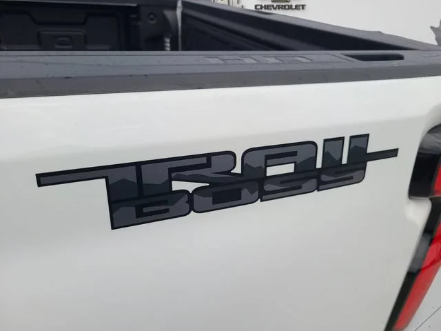 New 2026 Summit White Chevrolet LT image 30