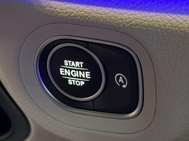 Certified Used 2025 White Mercedes-Benz GLE 350 image 38