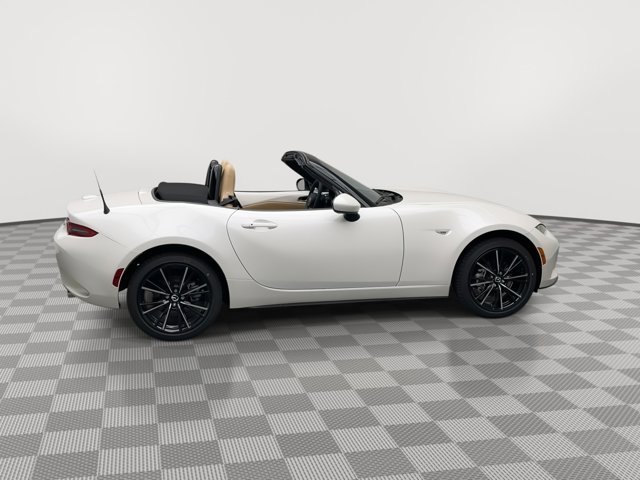 New 2026 Snowflake White Pearl Mazda Grand Touring image 33