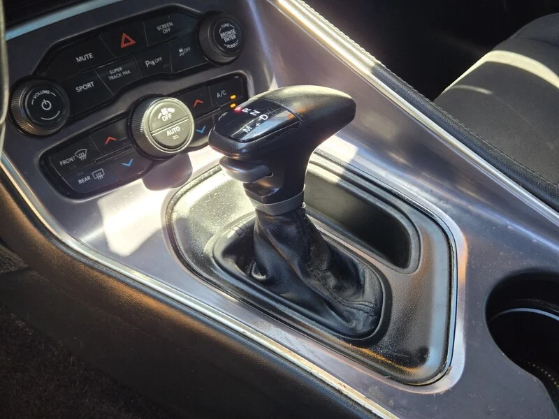 Used 2017 Granite Pearlcoat Dodge SXT image 17