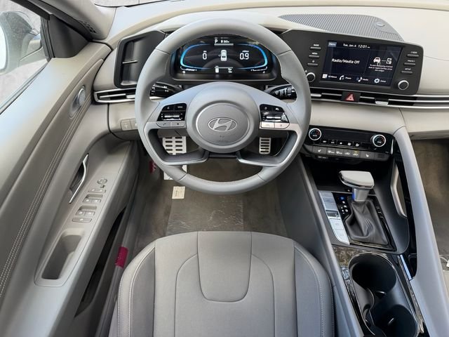Used 2026 White Hyundai SEL Sport image 6