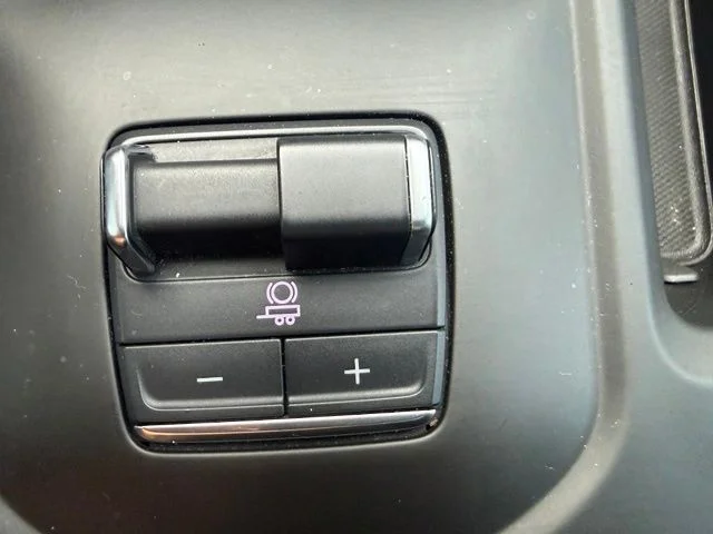 Used 2025 Onyx Black GMC Denali Ultimate image 35