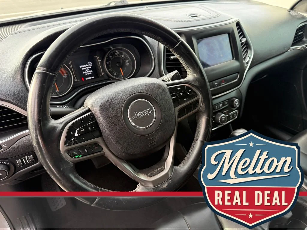 Used 2019 Silver Jeep Latitude Plus image 20