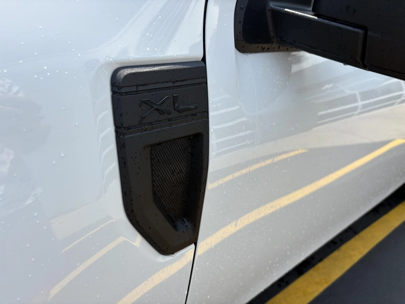 New 2026 Oxford White Ford XL image 8