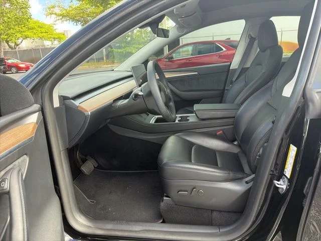 Used 2023  Tesla Long Range image 7