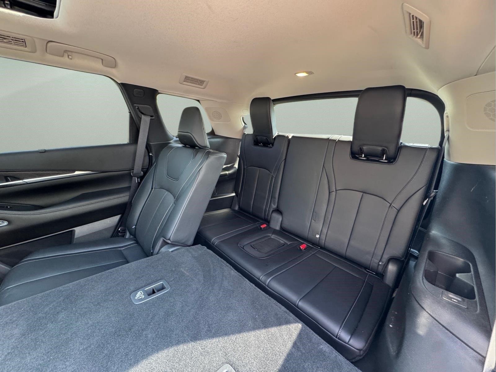 Used 2024 Majestic White INFINITI SENSORY image 15