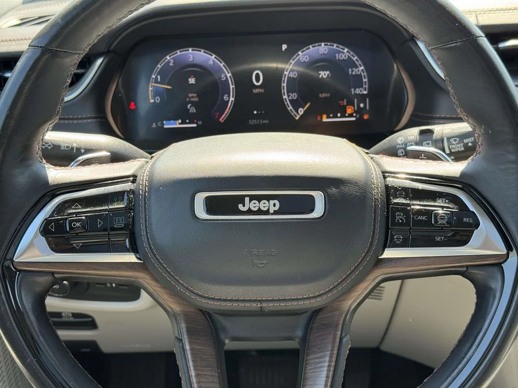 Used 2022 Silver Jeep Summit image 17