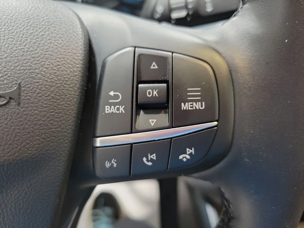 Used 2024  Ford Lariat image 36
