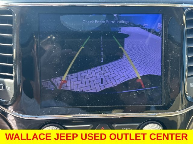 Used 2020  Jeep Limited image 23