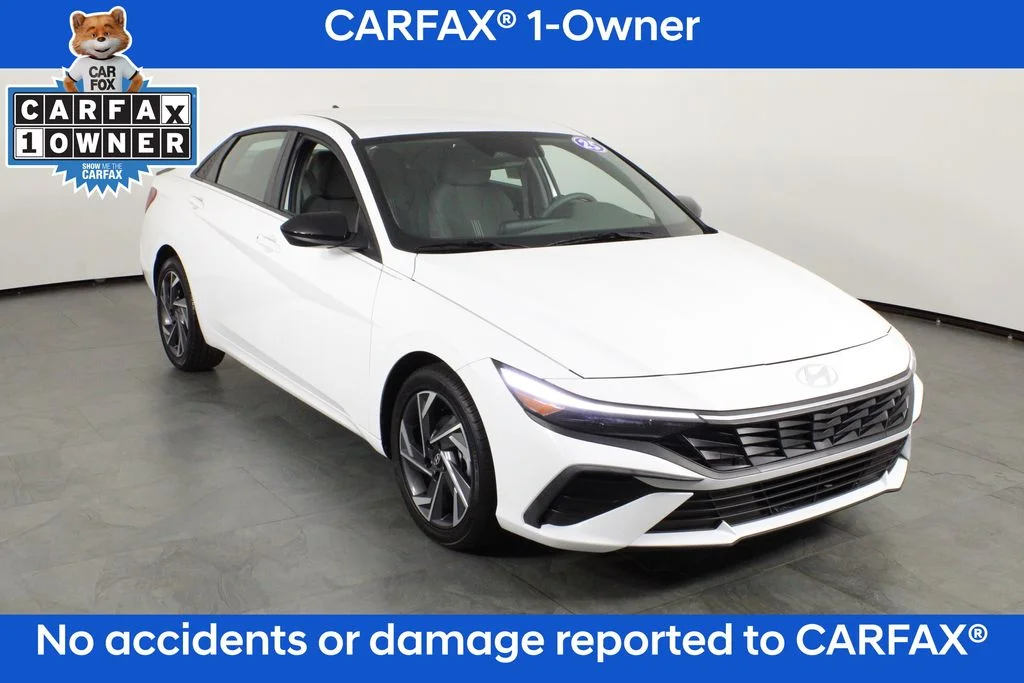 Used 2025 White Hyundai SEL Sport image 5