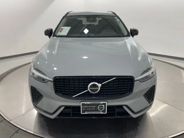 Certified Used 2024 Vapour Grey Volvo Core image 8