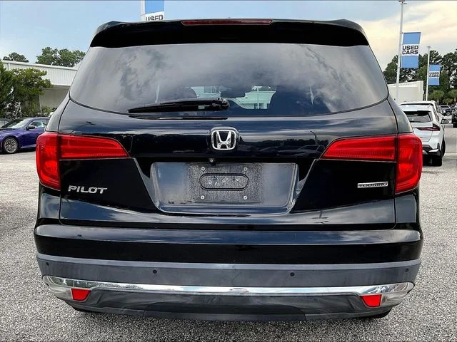 Used 2016  Honda Touring image 5