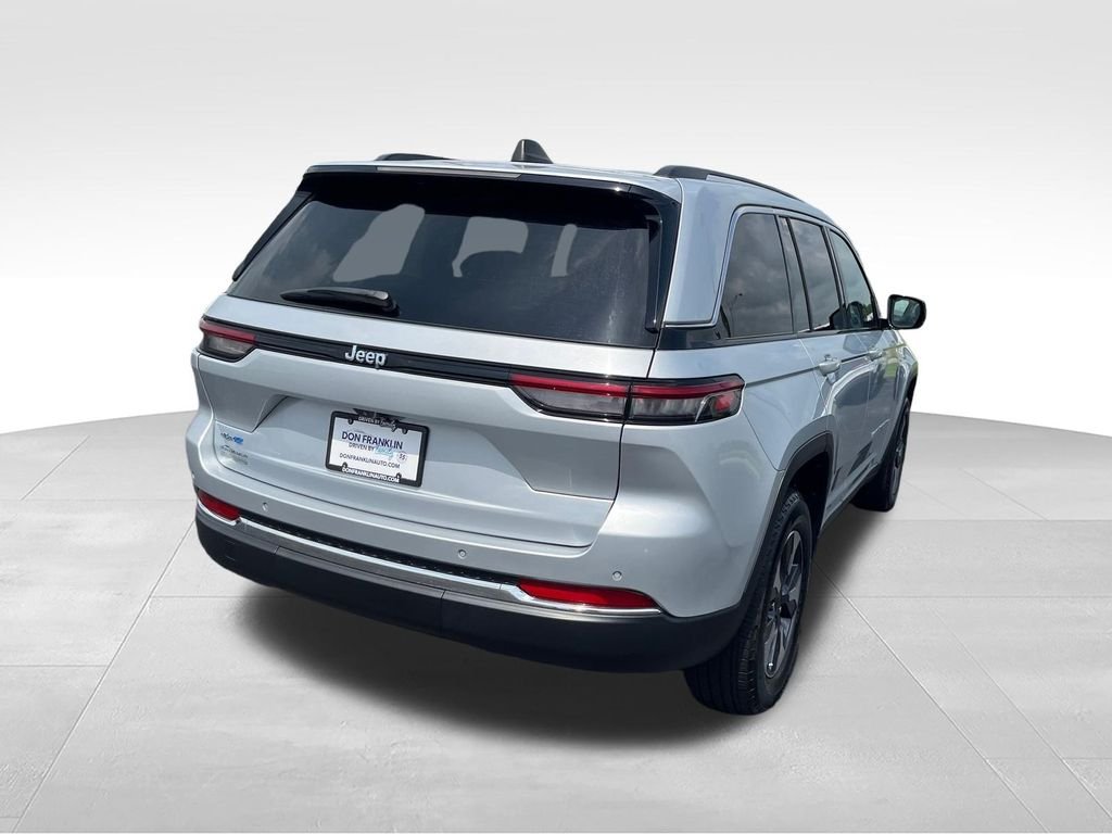 Used 2022 Silver Jeep 4xe image 5