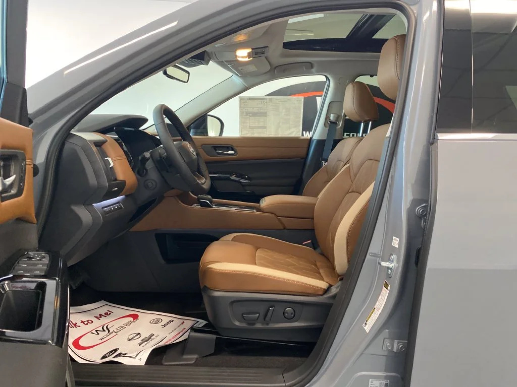 New 2026 Gray Nissan Platinum image 13