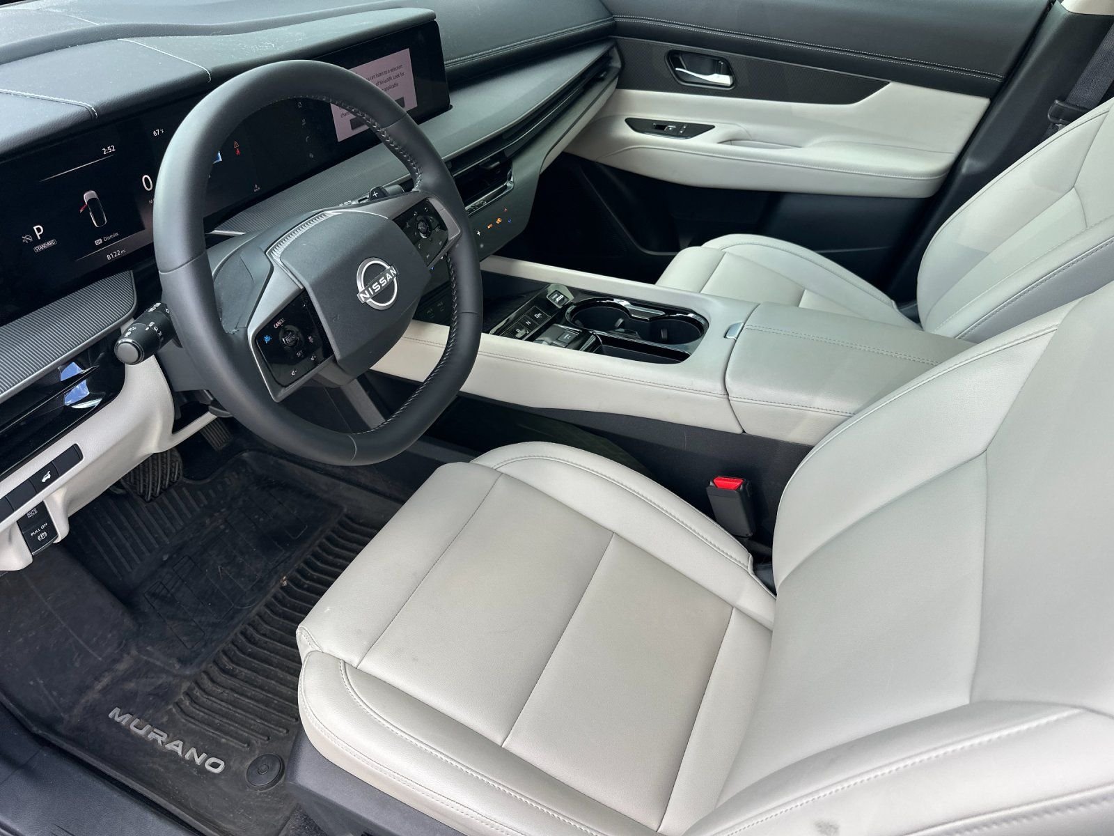 Used 2025 Everest White Pearl Tricoat Nissan SV image 9