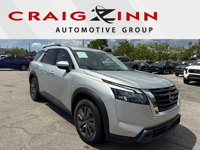 2024 Nissan Pathfinder SV