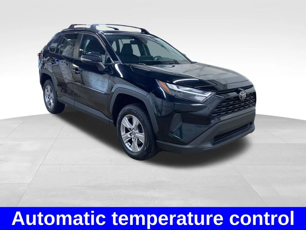 Used 2022 Black Toyota XLE image 5