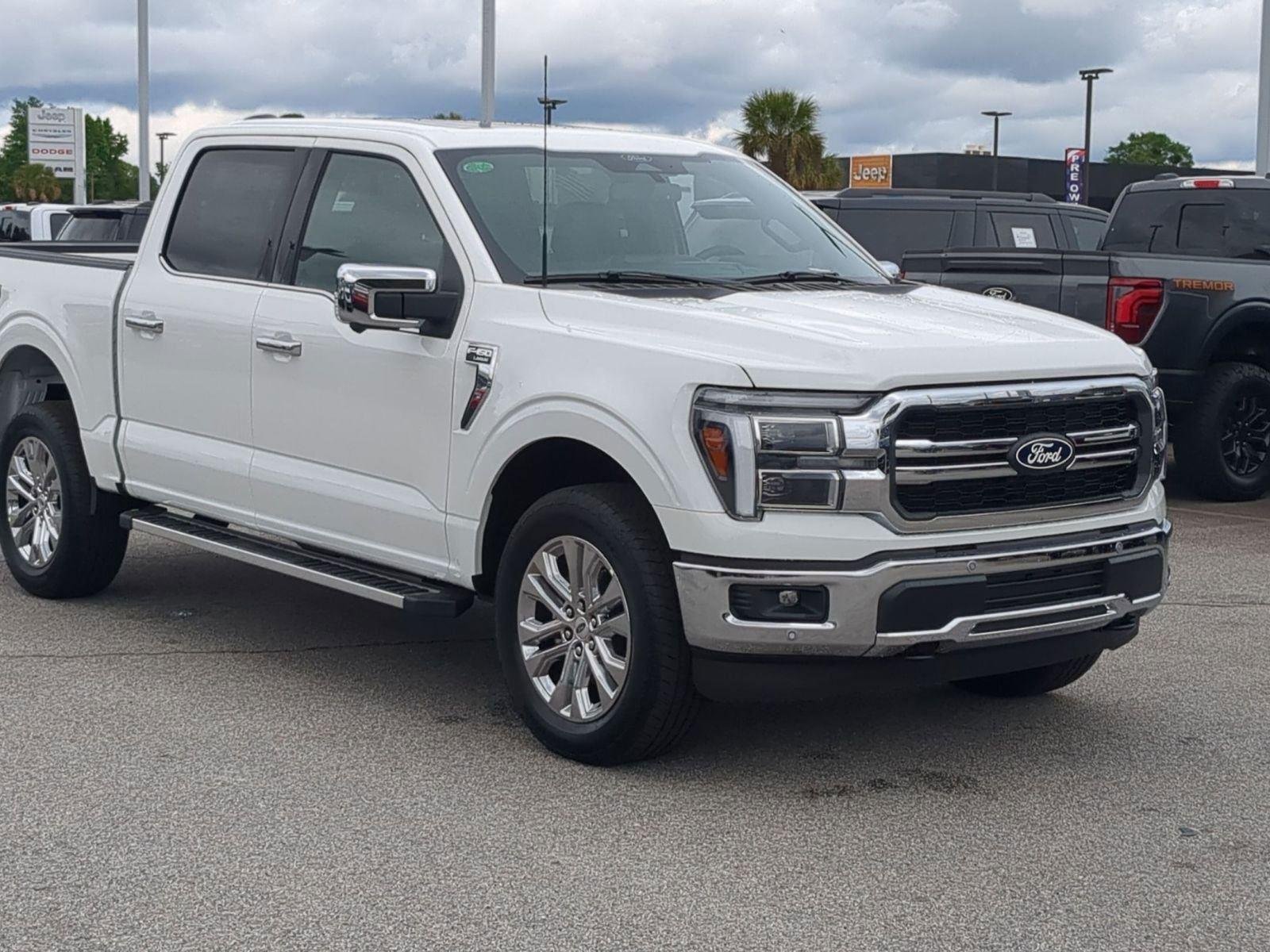 New 2026 Star White Metallic Tri-Coat Ford Lariat® image 7